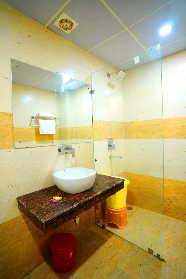 Hotel Amansara Lucknow Rum bild